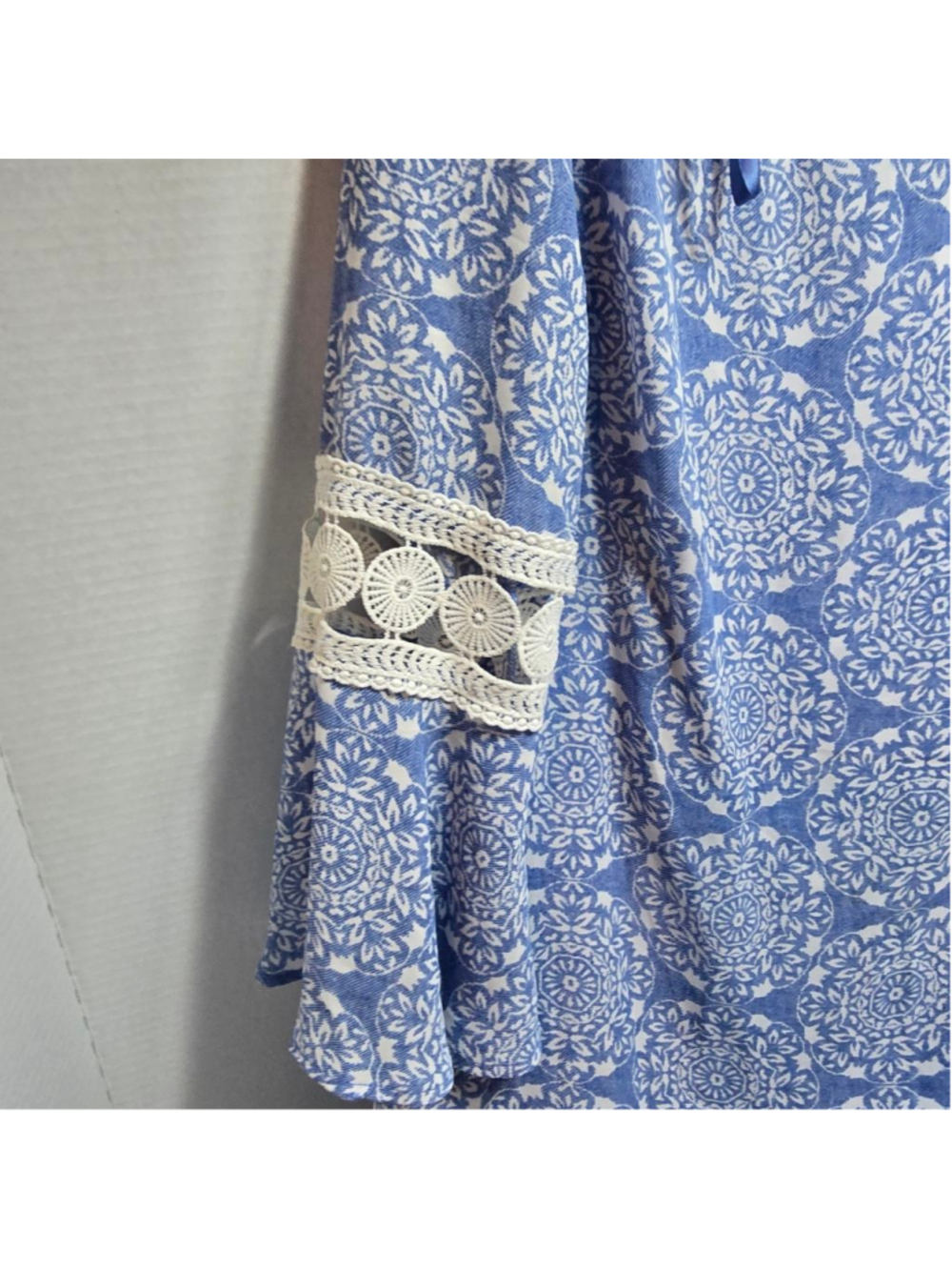 Women's Luxology Blue & White Patterned Long Sleeve Dress, Size 8 - Picture 3 of 8